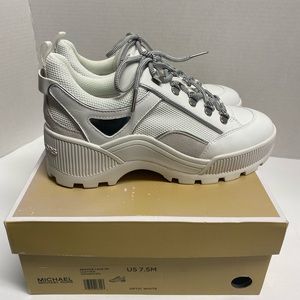 New Michael Kors Brooke Lace Up Leather Sneakers.  Size 7.5